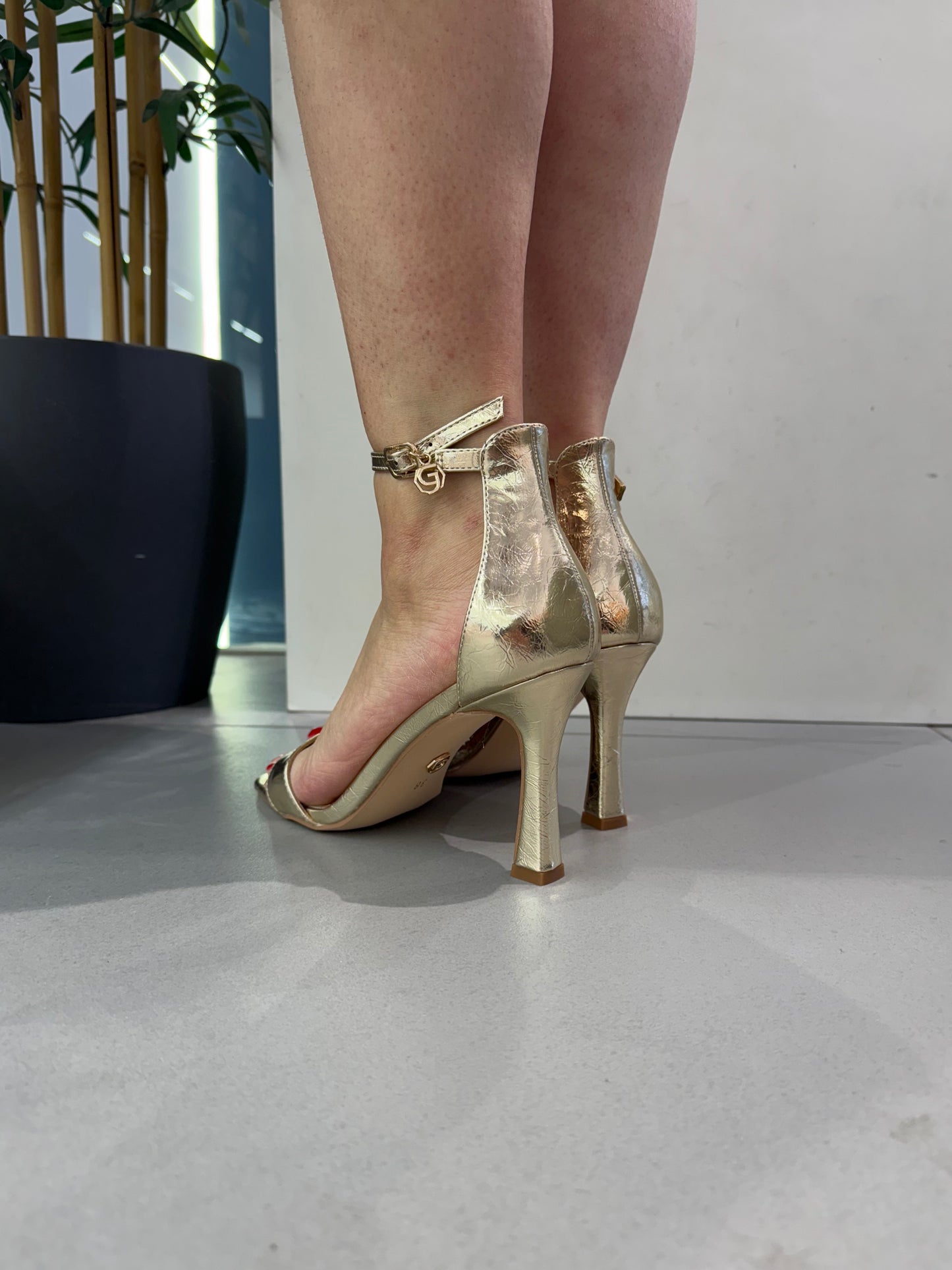 gold sandalo punta quadrata