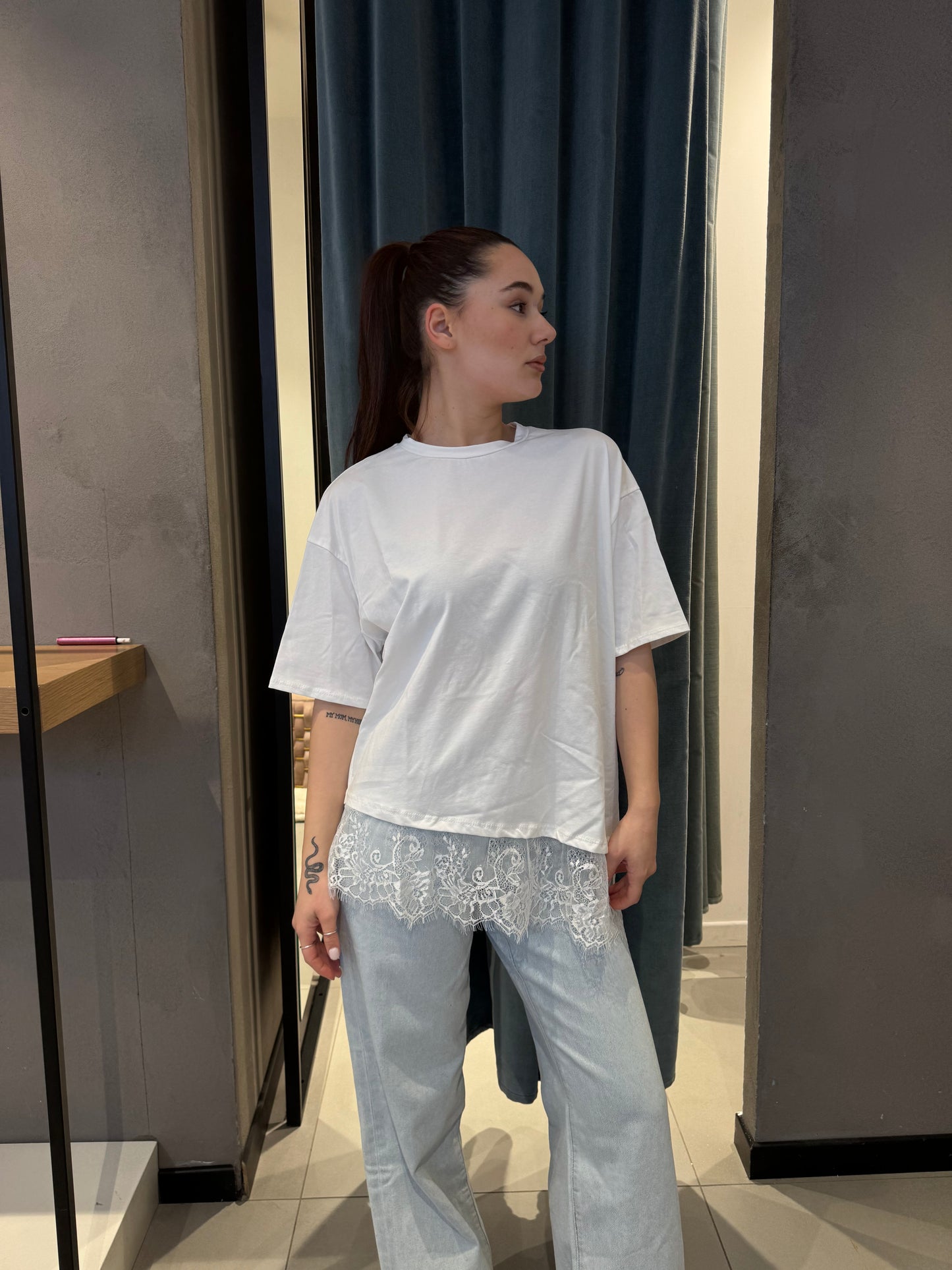 isabel t-shirt over pizzo