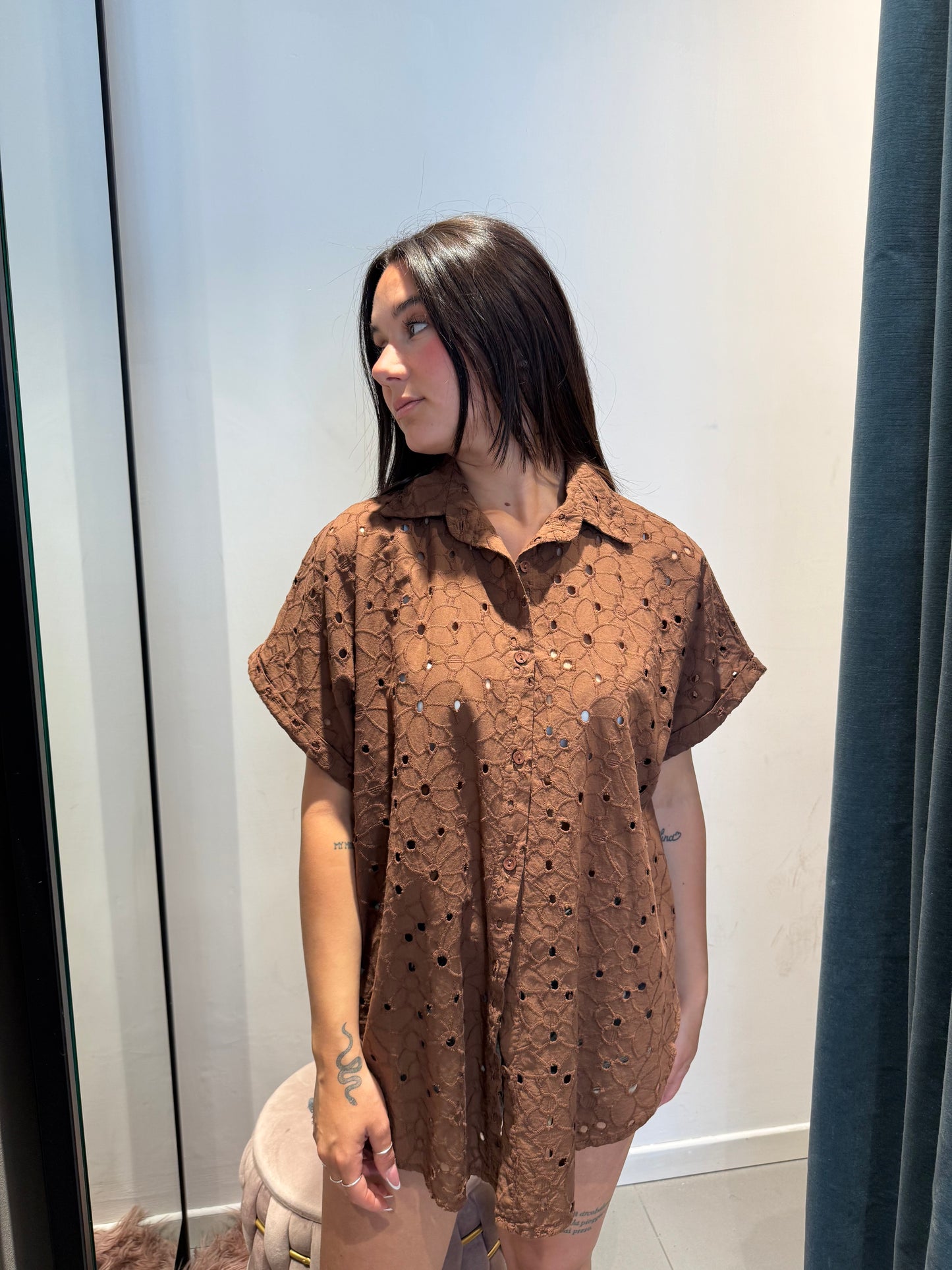 ornella b camicione over pizzo san gallo