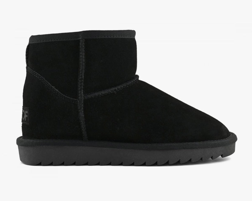 colors inner wedge boot