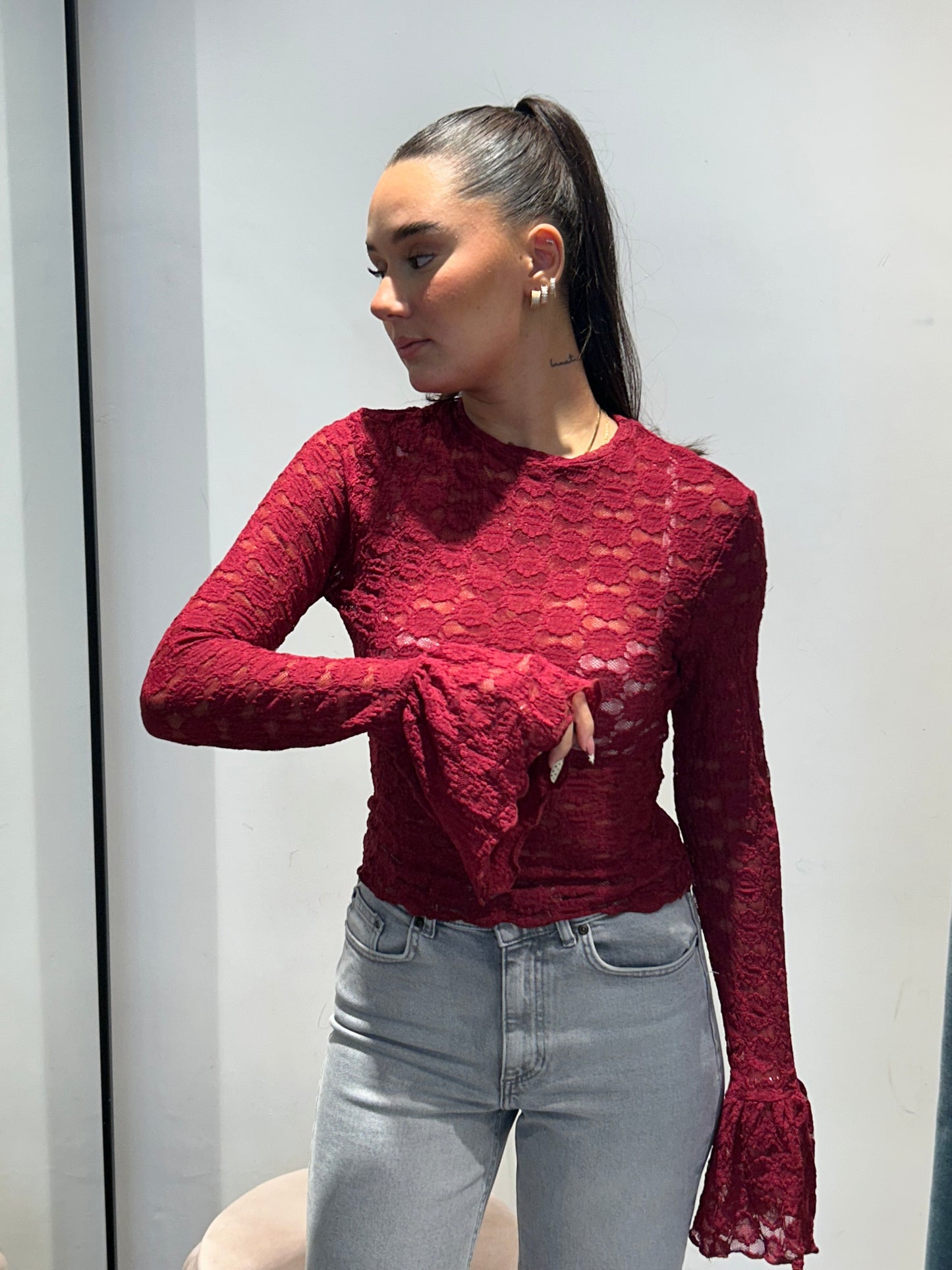 monique maglia ricamata