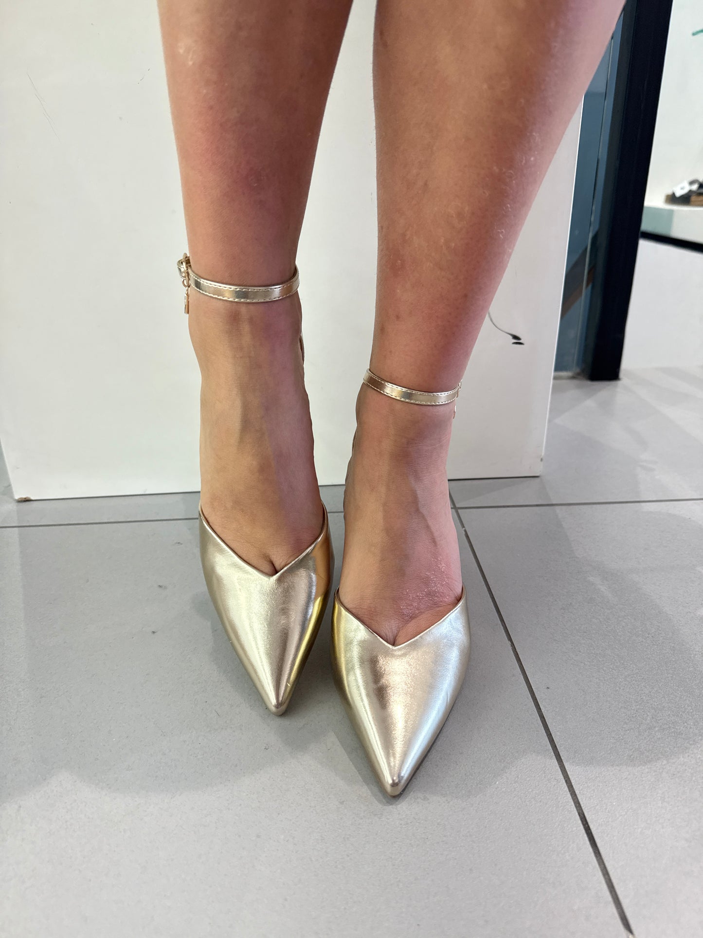 gold decollete cavigliera