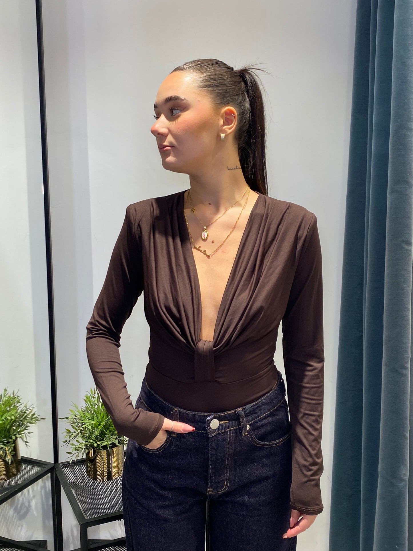 isabel body scollo profondo