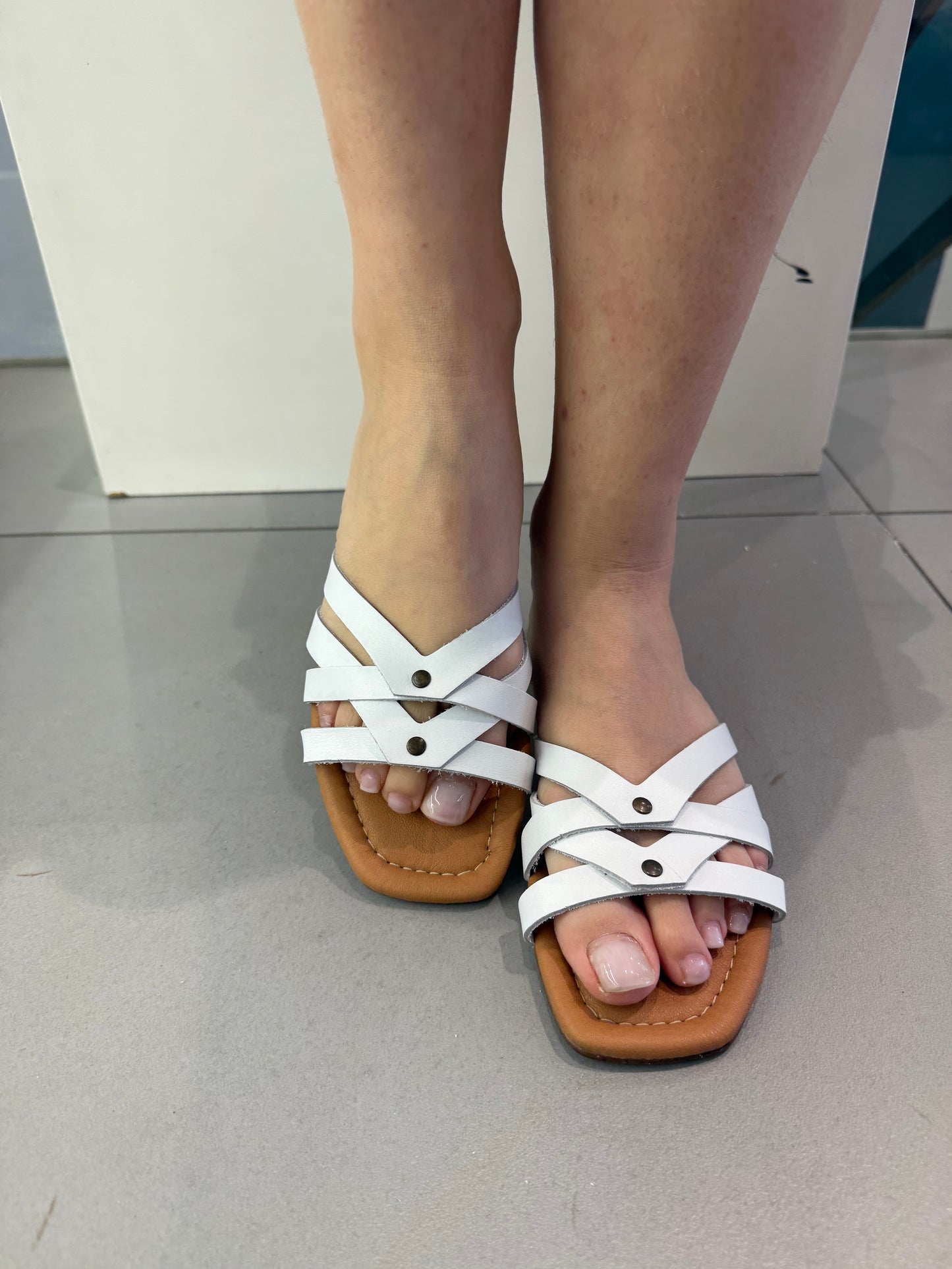 283 sandalo stringhe + borchia