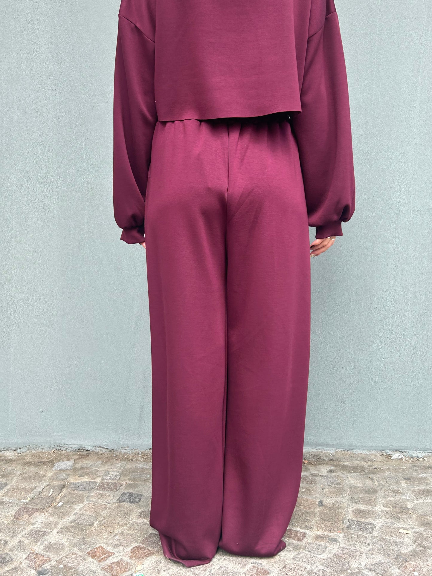 isabel panta tuta gamba larga