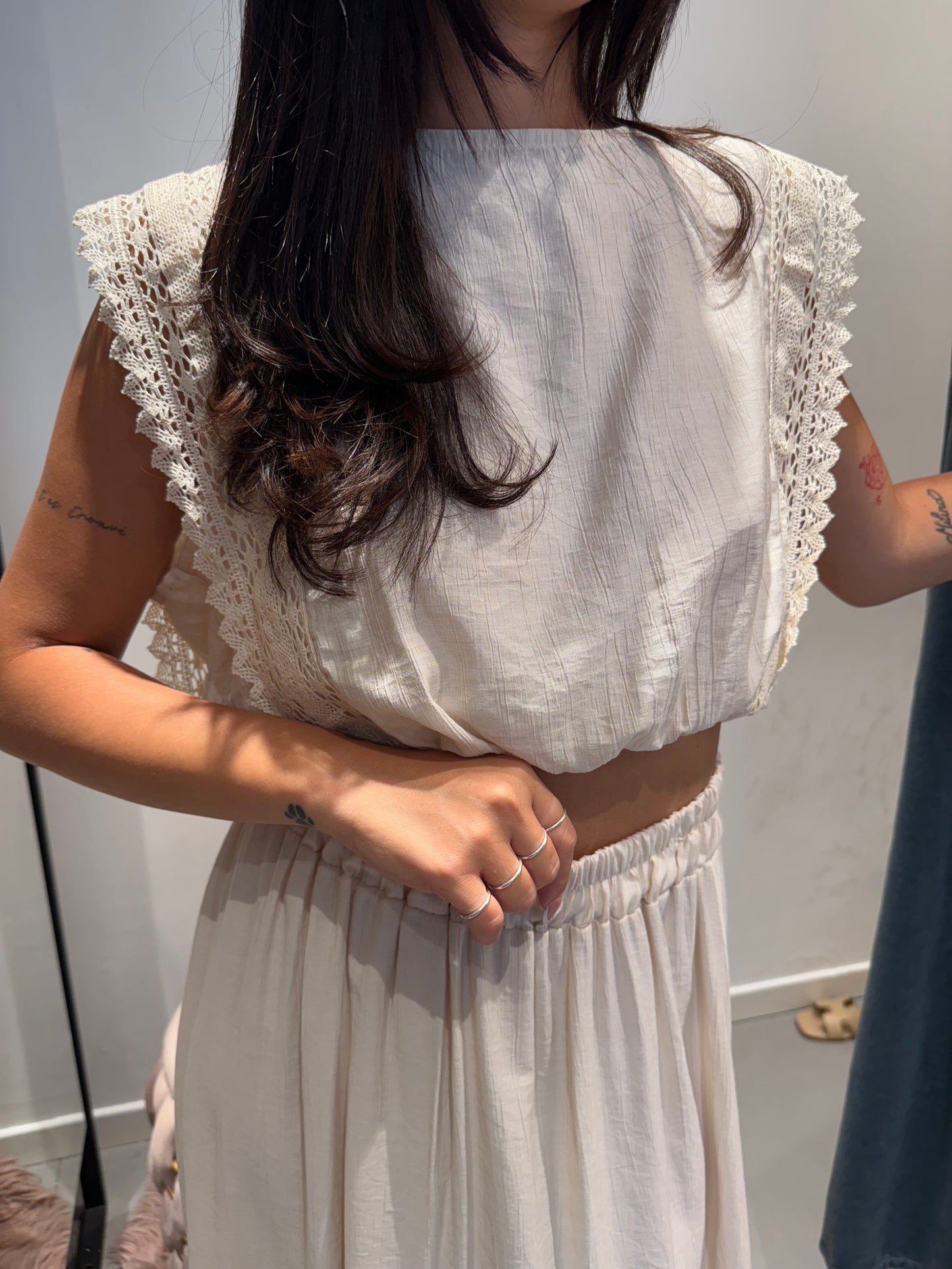 vicbee cordset gonna + maglia ricamo