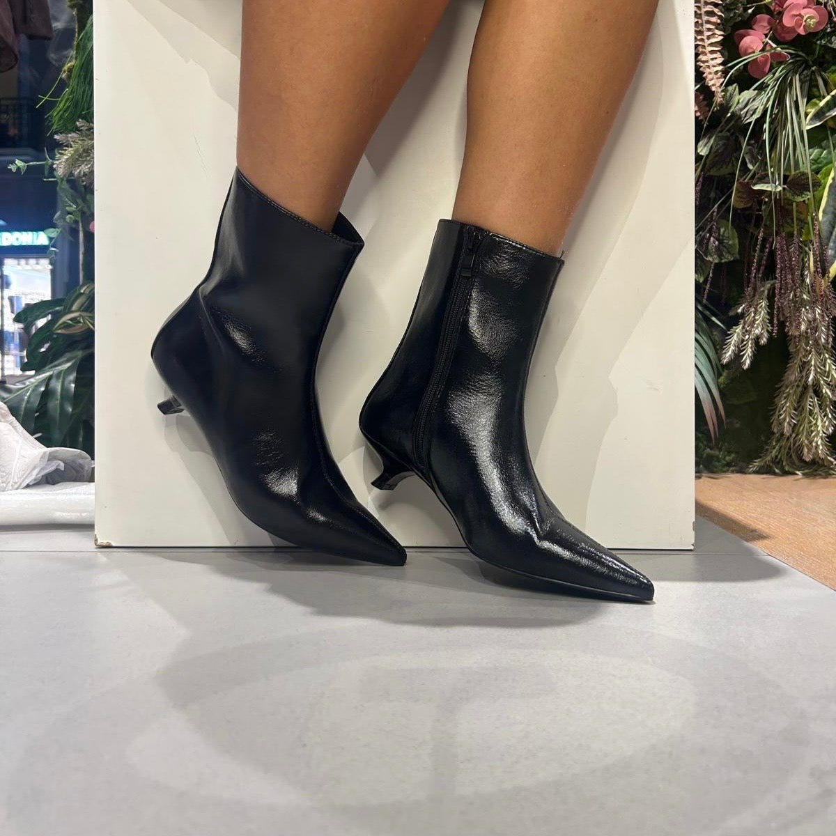 gold tronchetto vernice