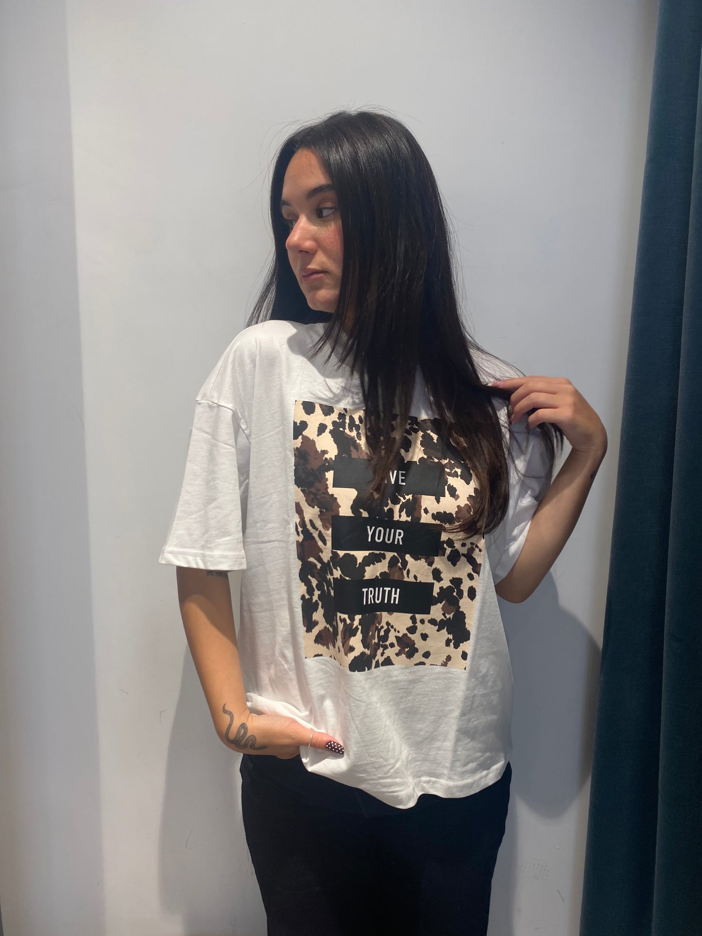 only tshirt stampa e scritta animalier