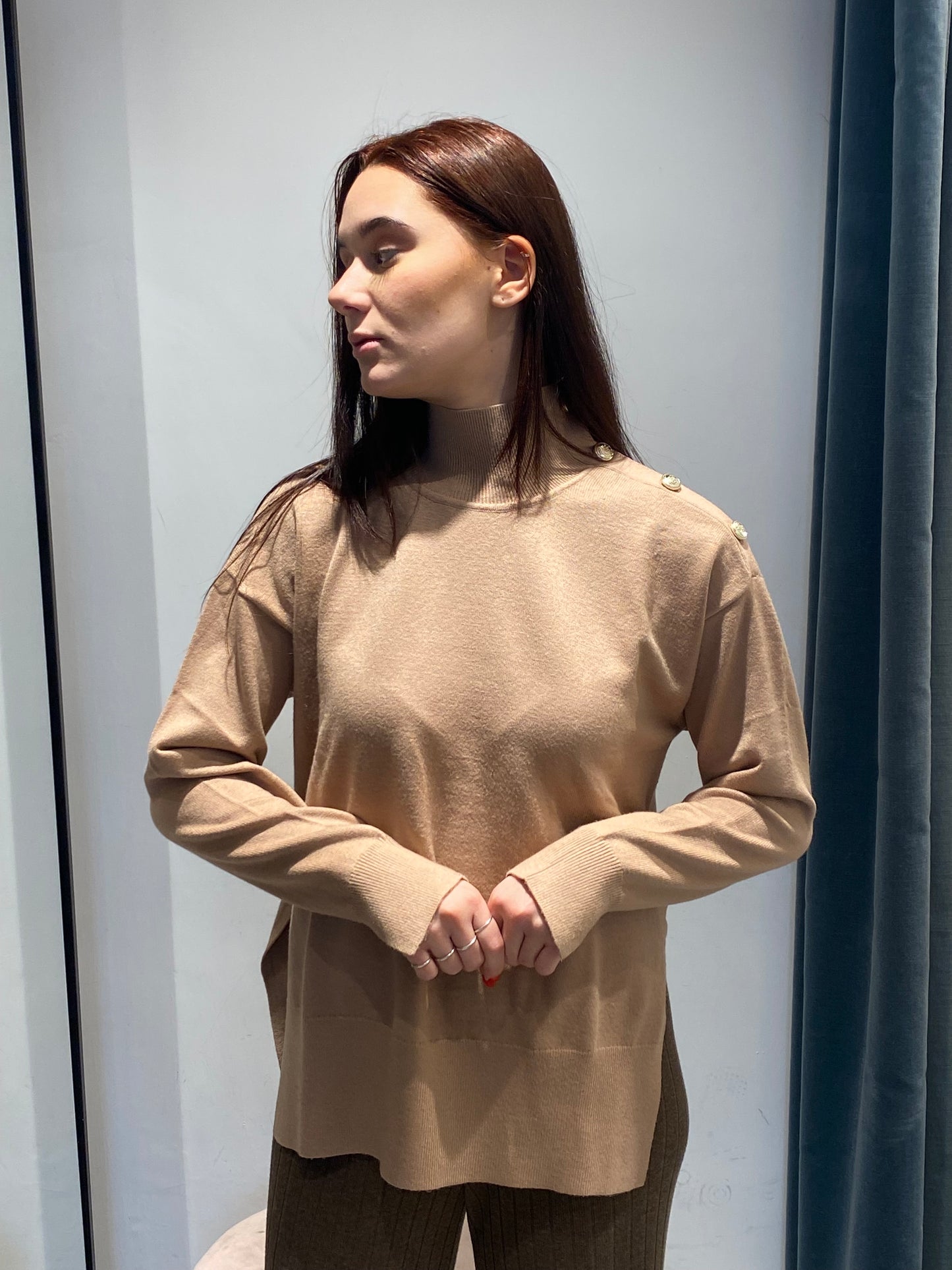 egg maxi pull bottoni