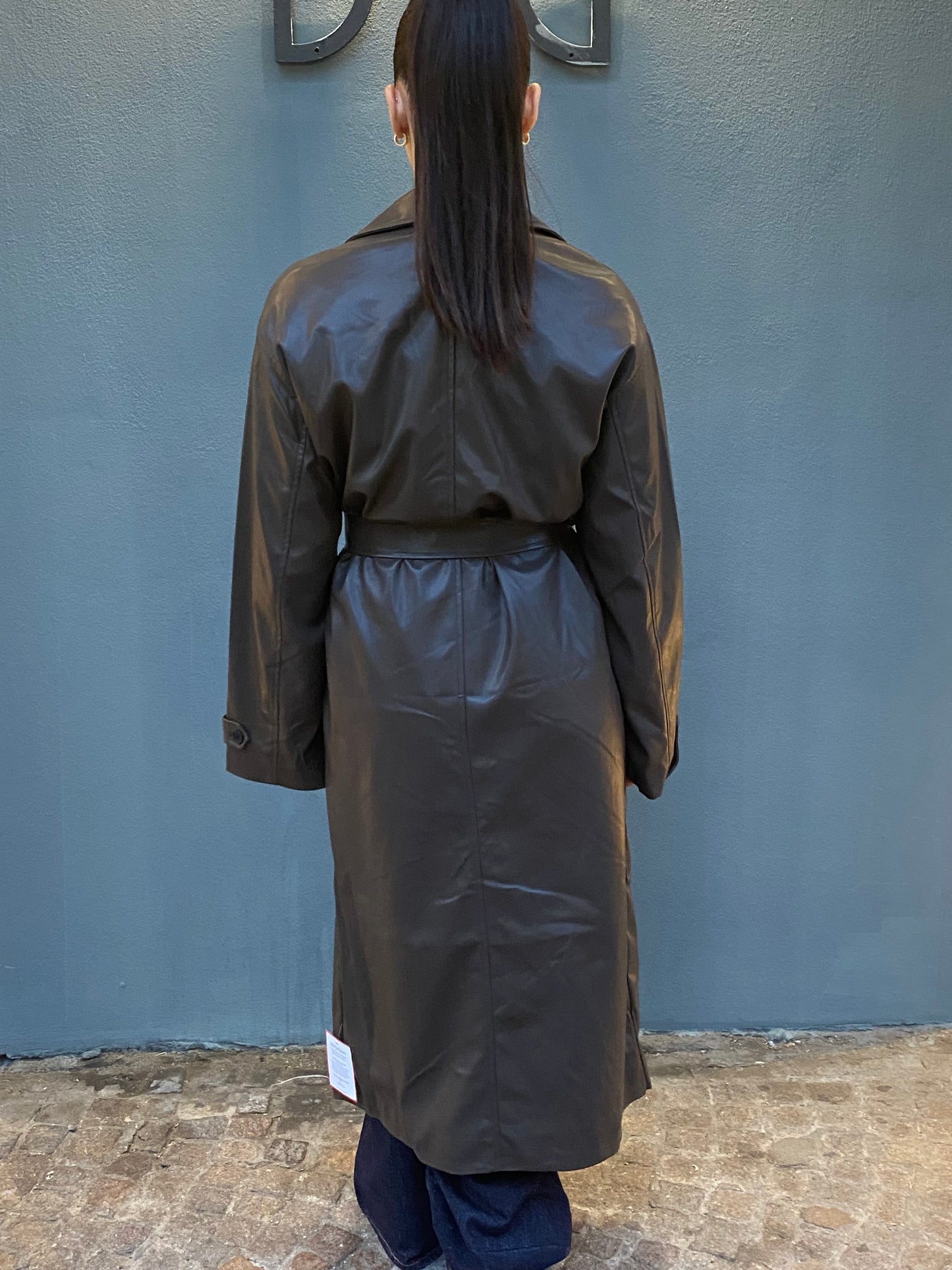 glamorous trench over ecopelle