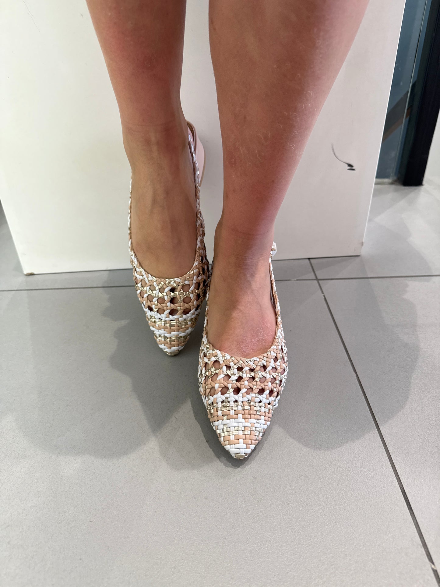 gold slingback intrecciata