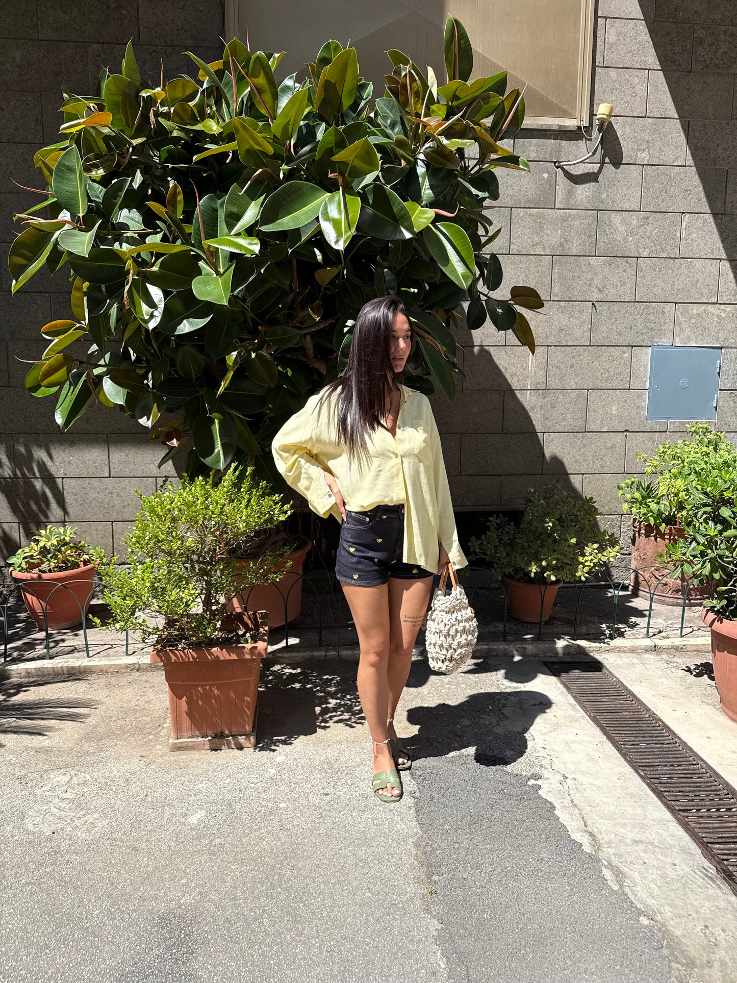 monique short jeans ricamo