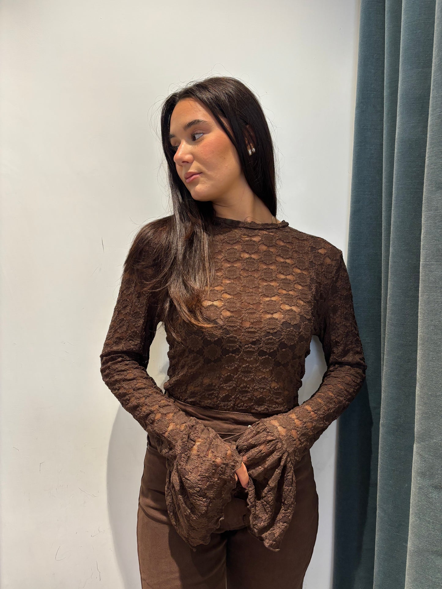 monique maglia ricamata