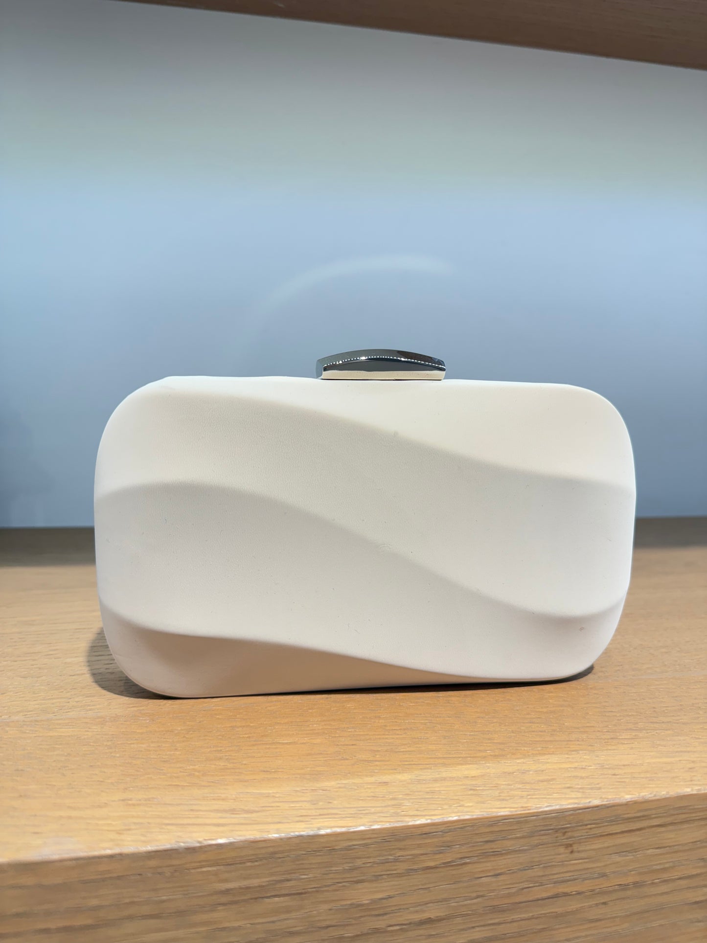 sara irene borsa fiesta clutch