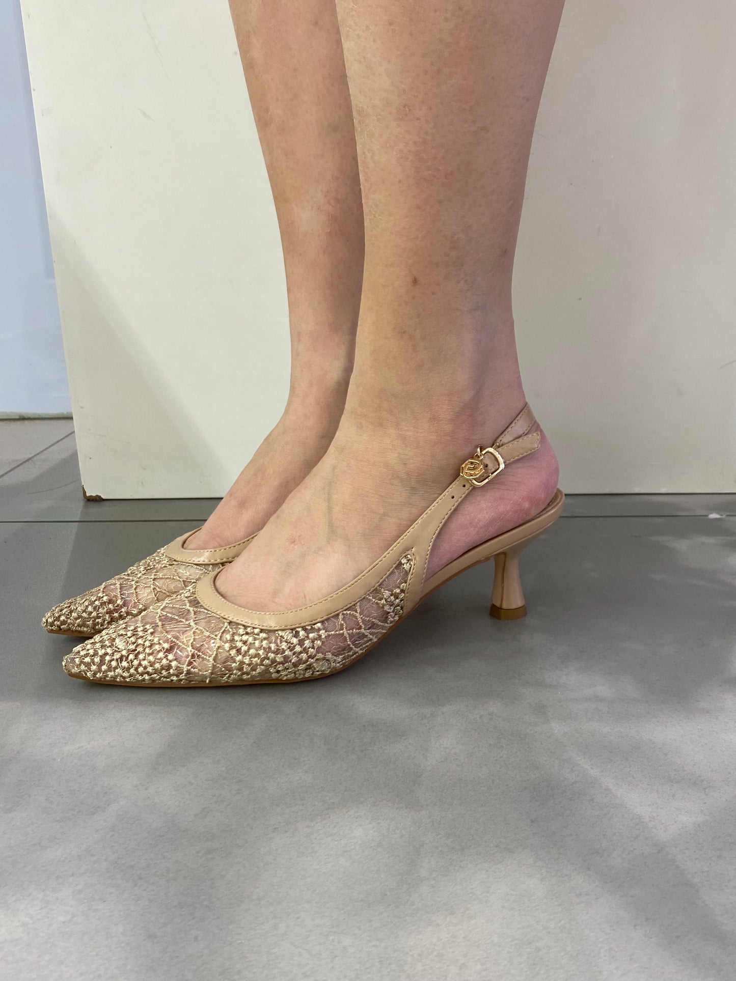 gold sling back in pizzo