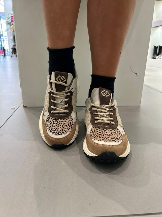 gold sneakers animalier