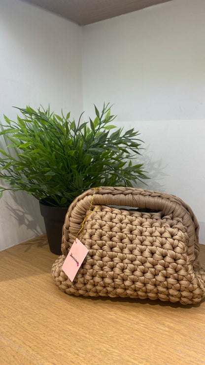 clutch tessuto intrecciato