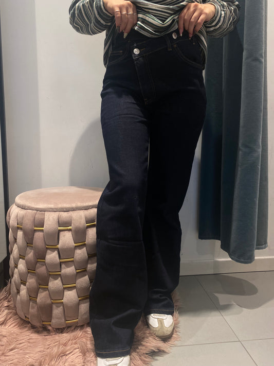 monique jeans chiusura trasversale