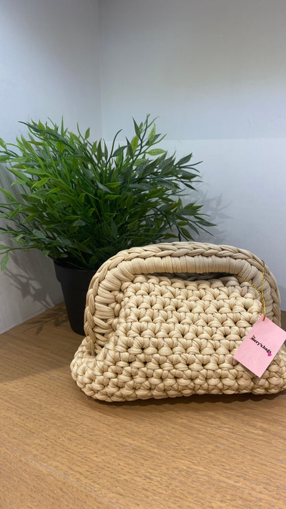 clutch tessuto intrecciato