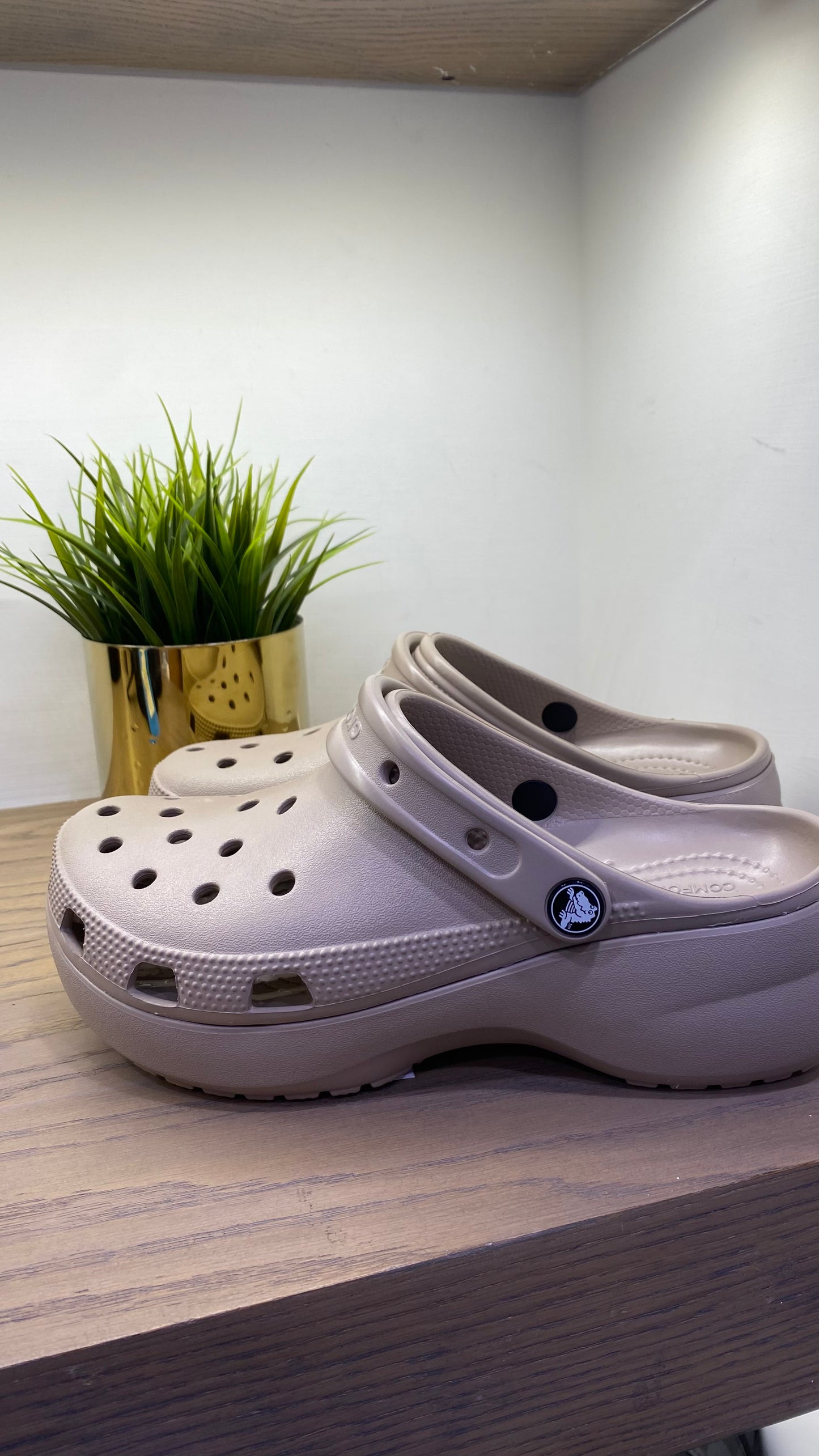 crocs classic platform