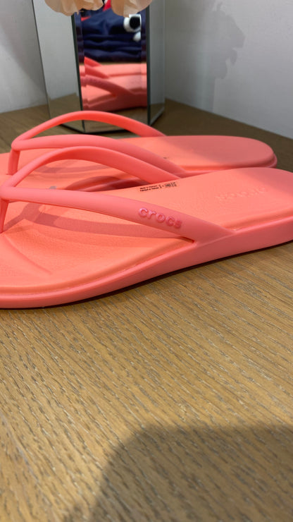 crocs miami flip