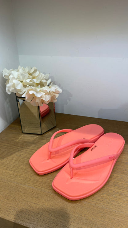crocs miami flip