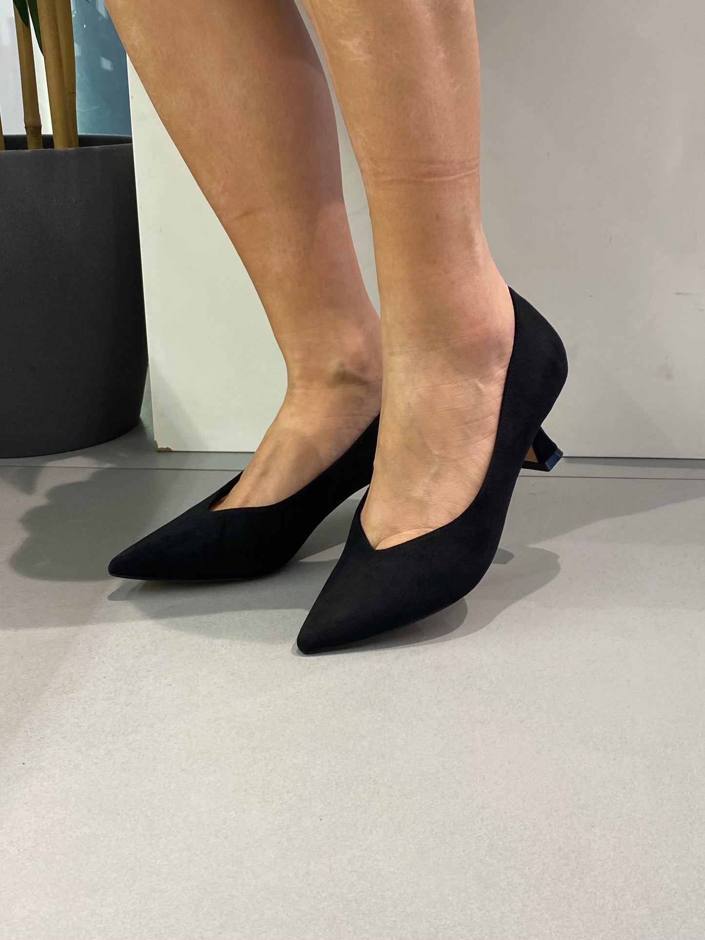 gold decollete camoscio