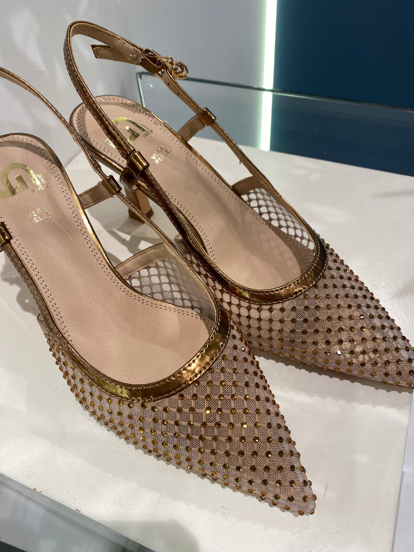 gold sling back mini strass