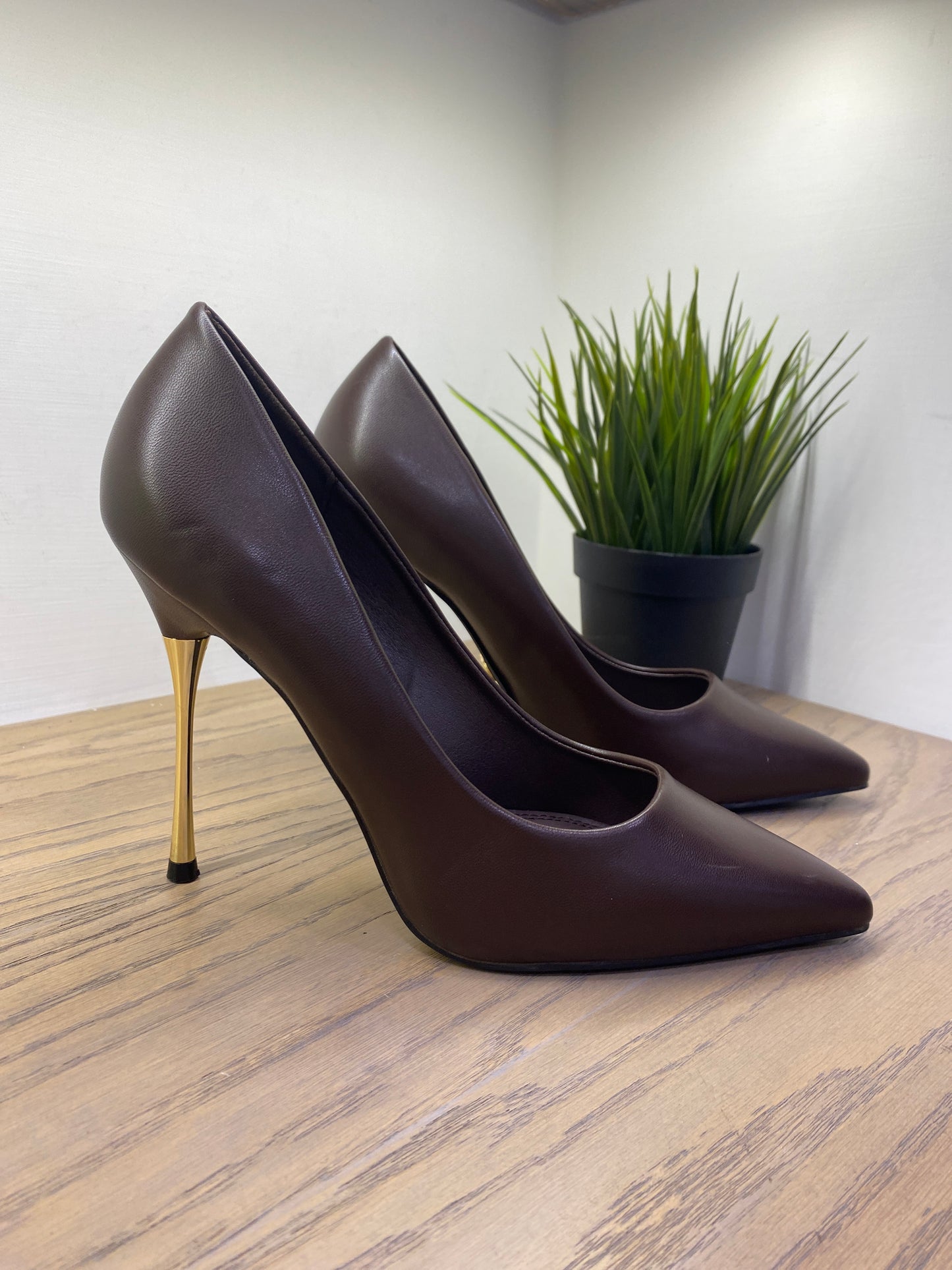 gold decollete tacco gold