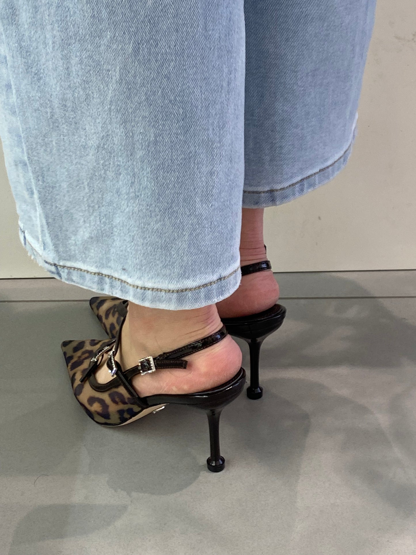 gold sling back leopardata