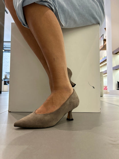 gold decollete camoscio