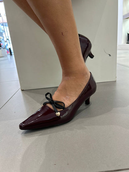 gold decollete fiocco