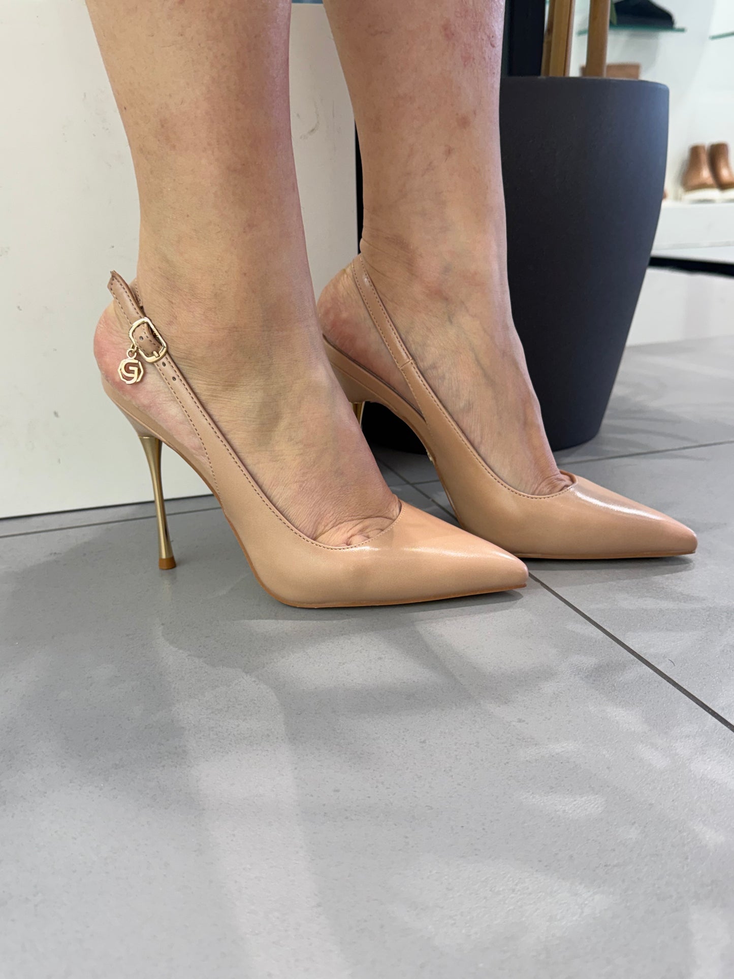 gold sling back t metallo