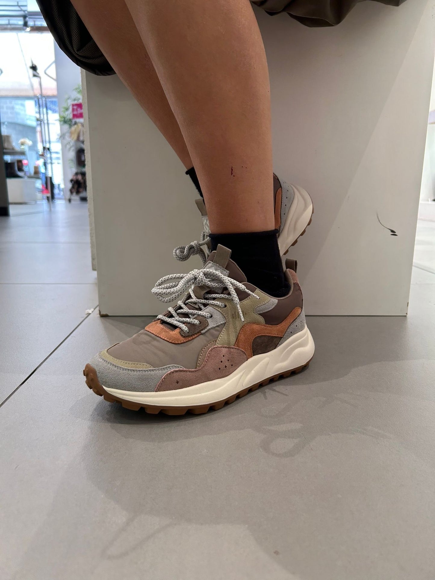 gold sneakers multicolor