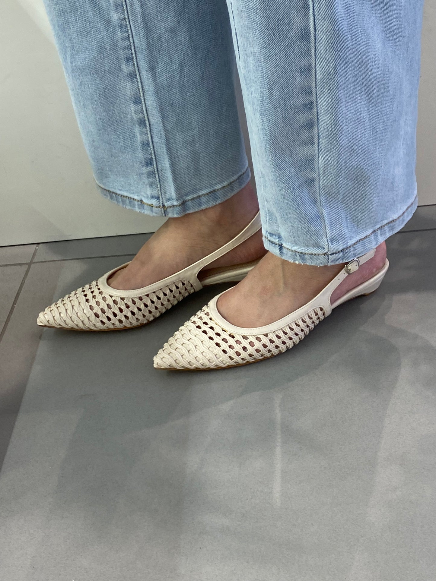 gold sling back intrecciata