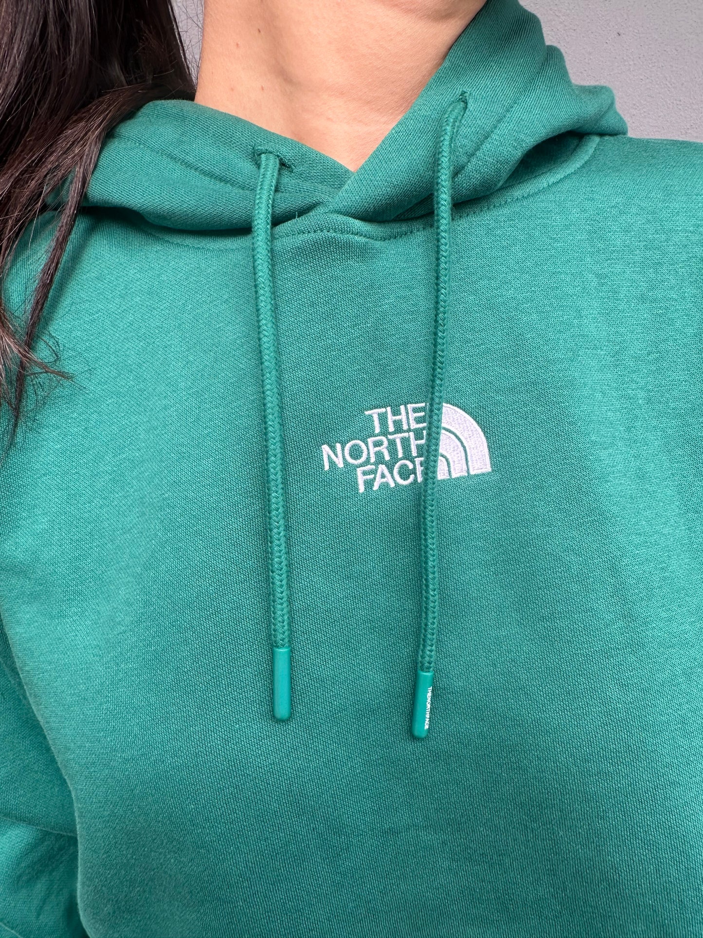 the north face w essential crop hoodie