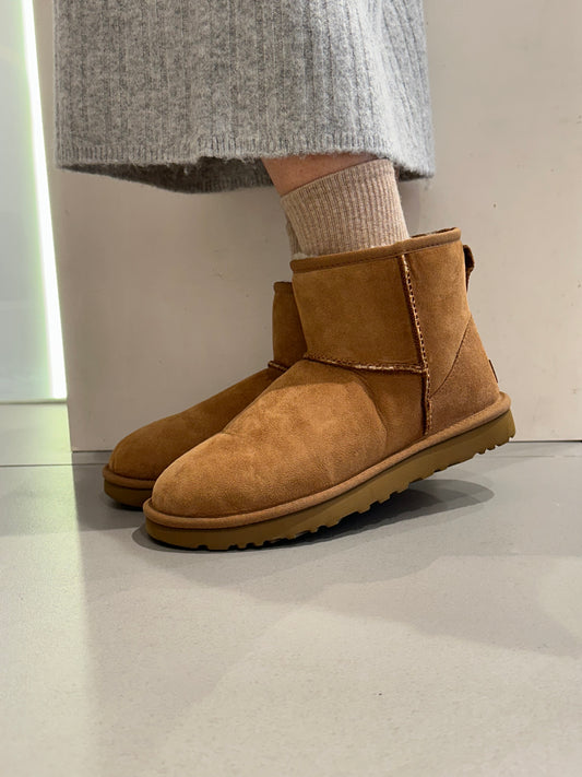 ugg classic mini