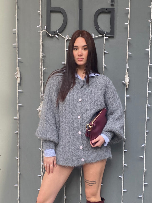 monique cardigan over bottoni