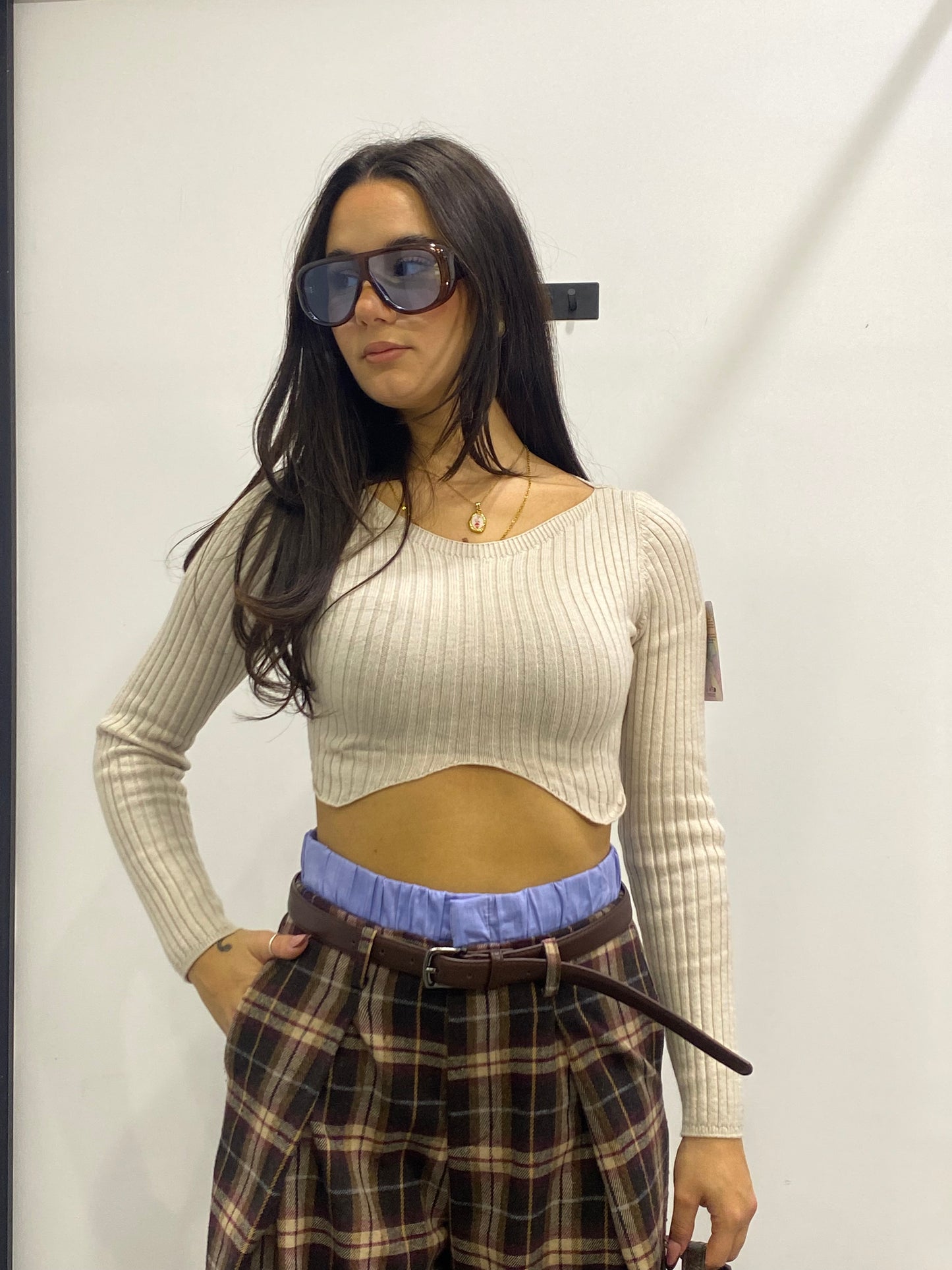 chic maglia taglio seno