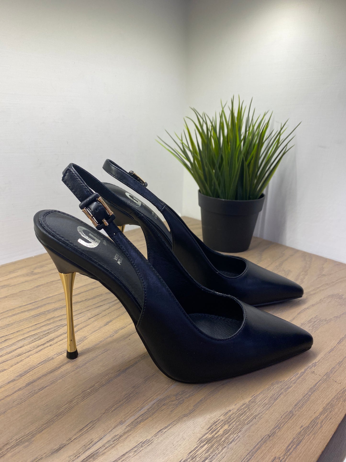 gold slingback tacco gold