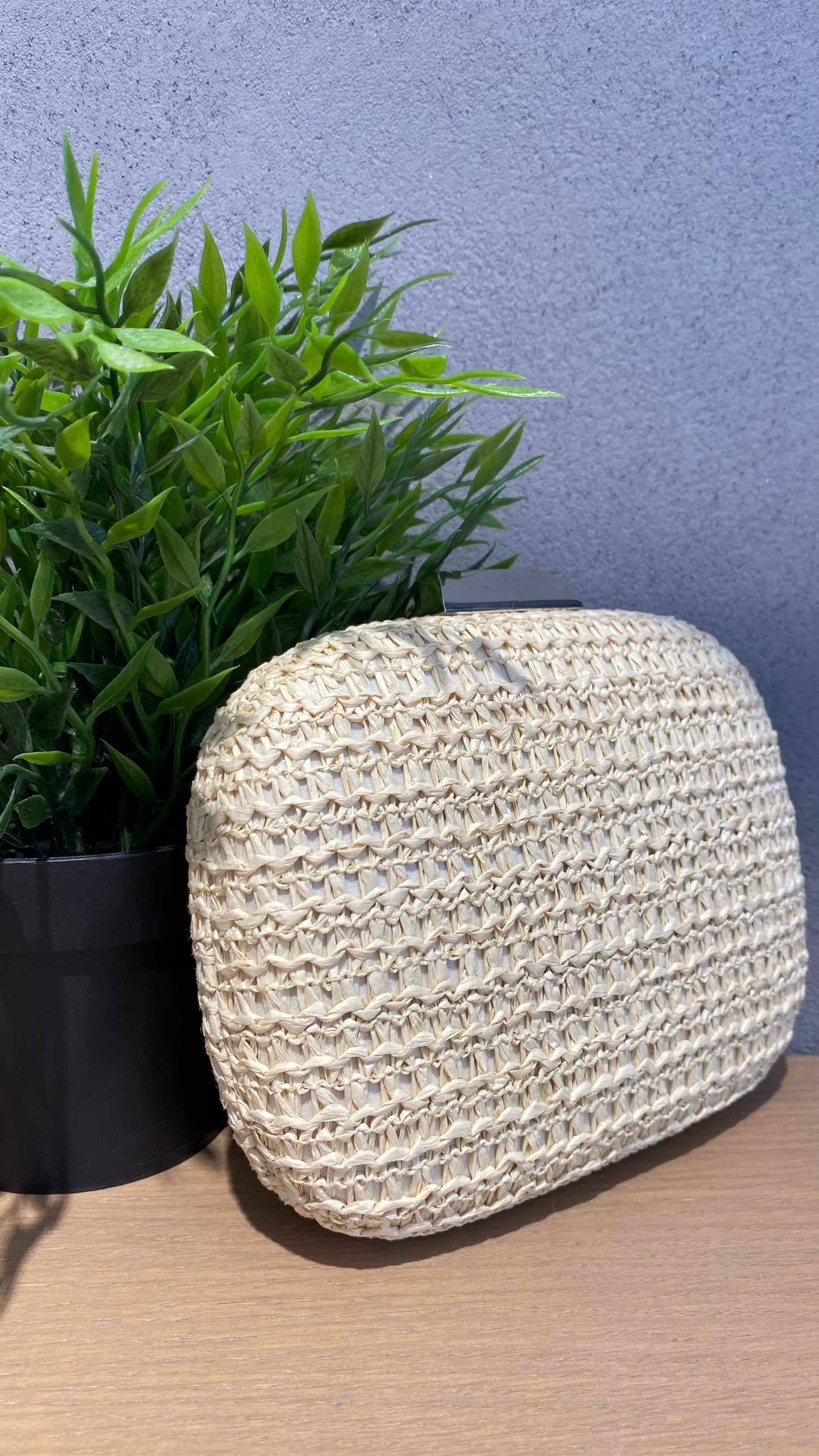 sara pochette raffia strass