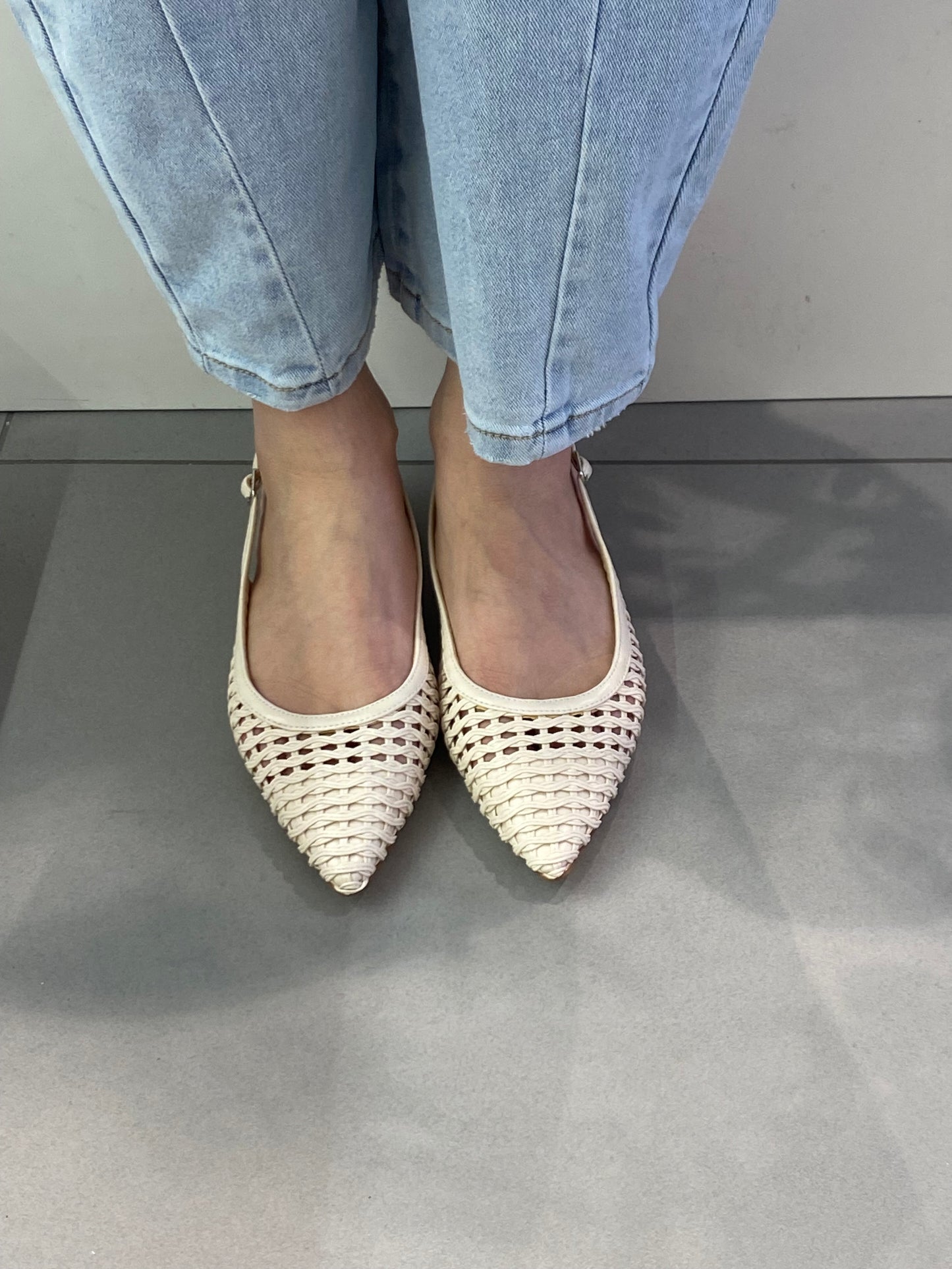 gold sling back intrecciata