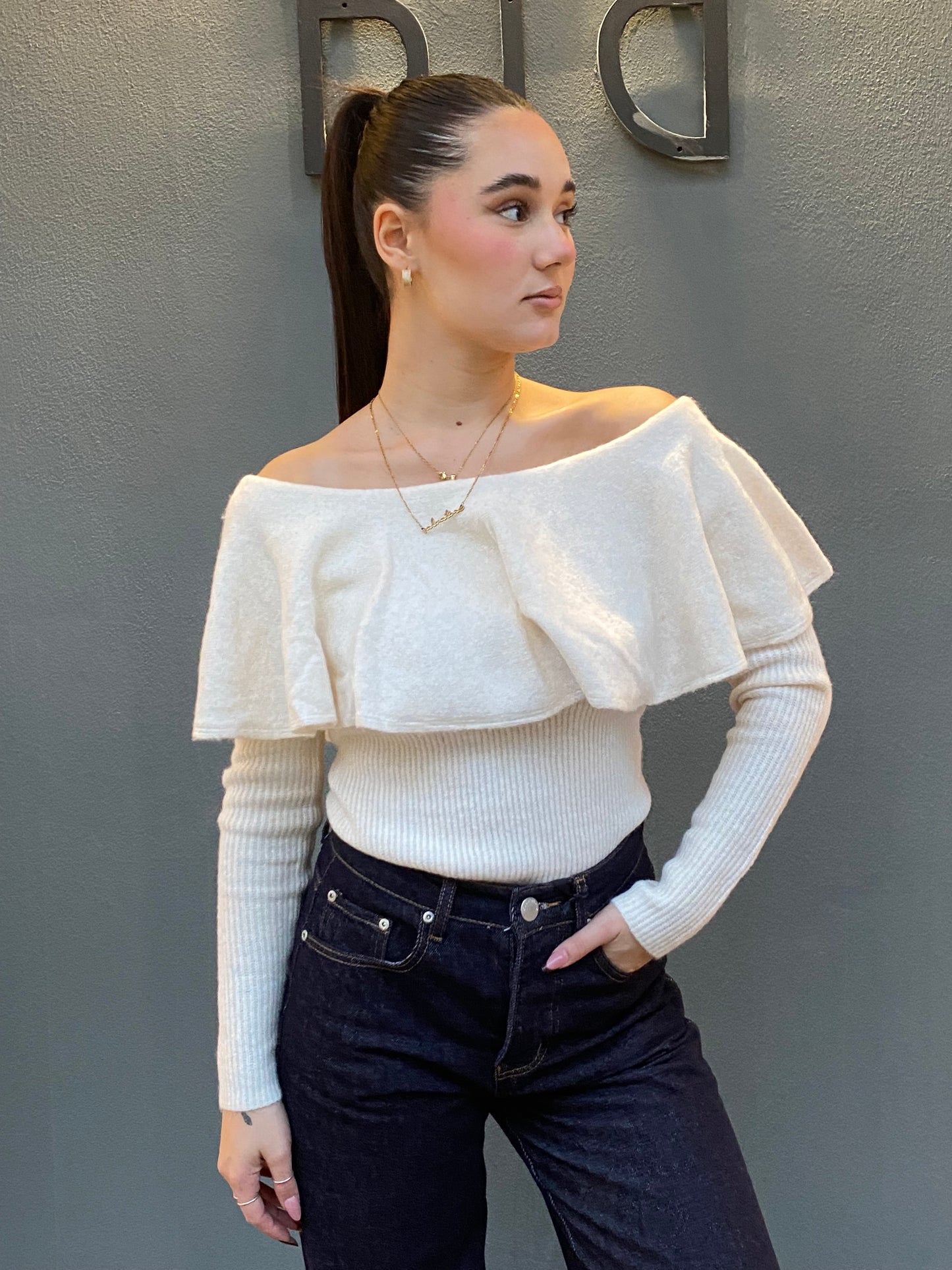 glamorous pull scollo barca