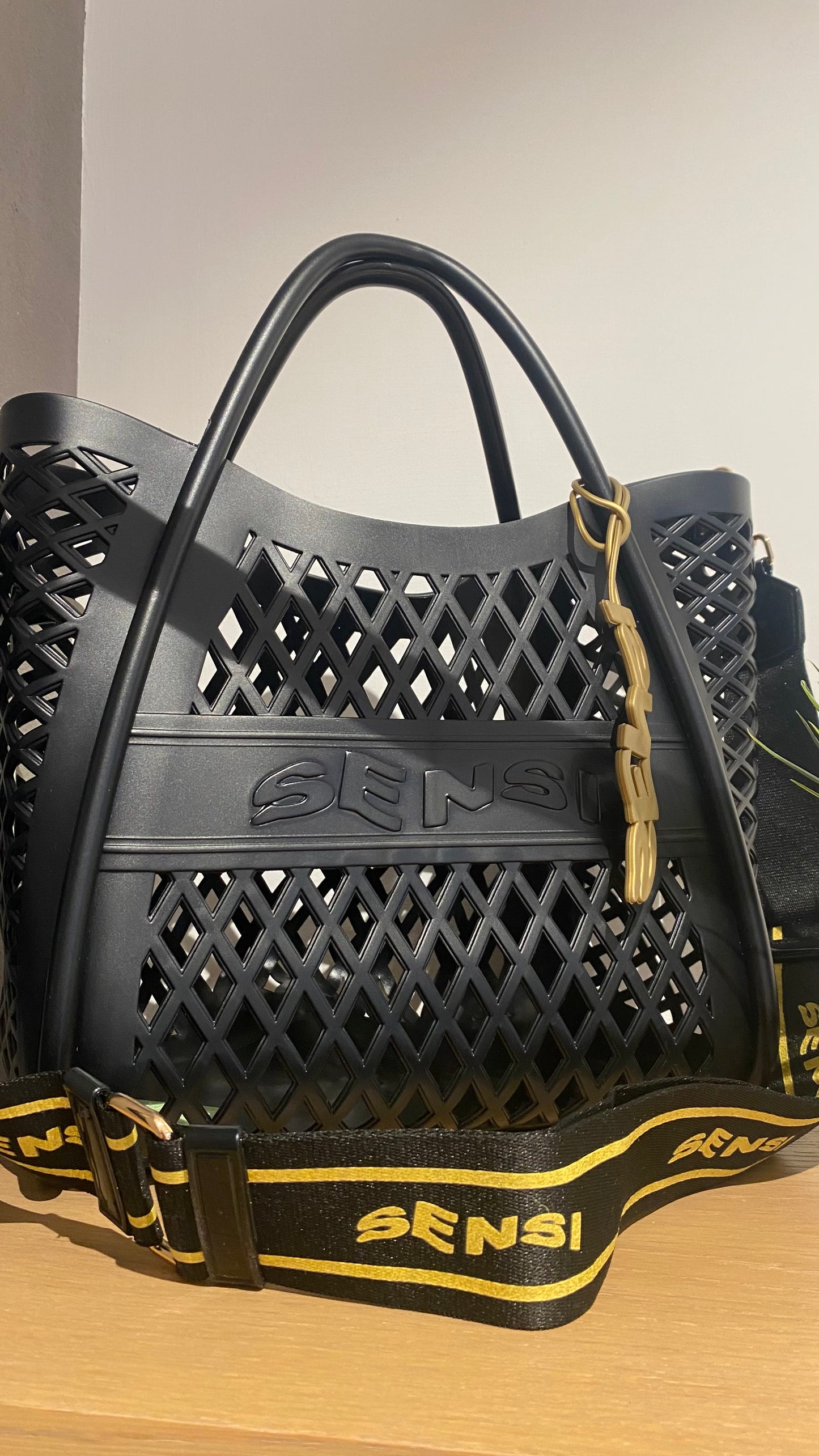 sensi flamingo bag