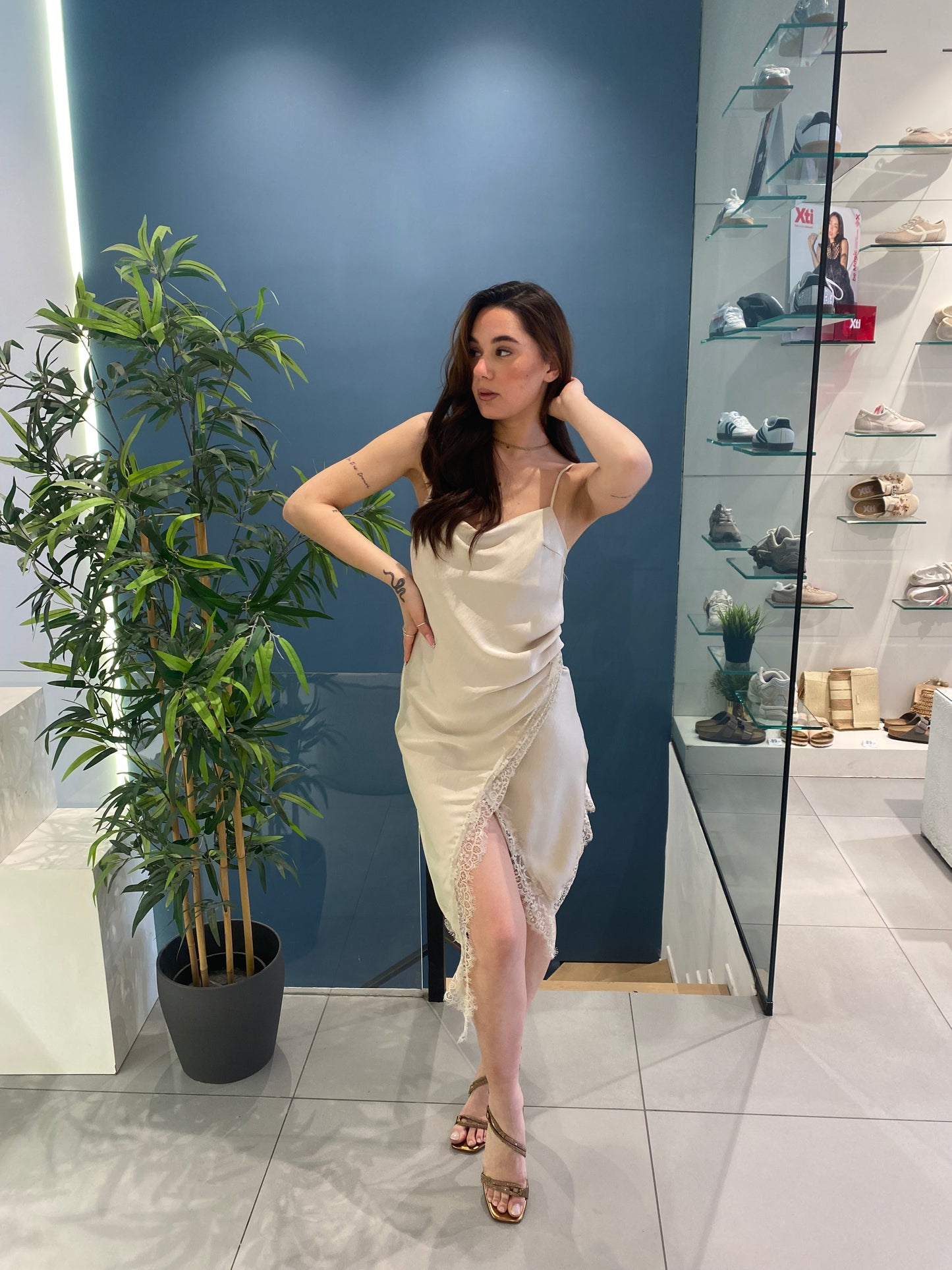 isabel abito pizzo raso
