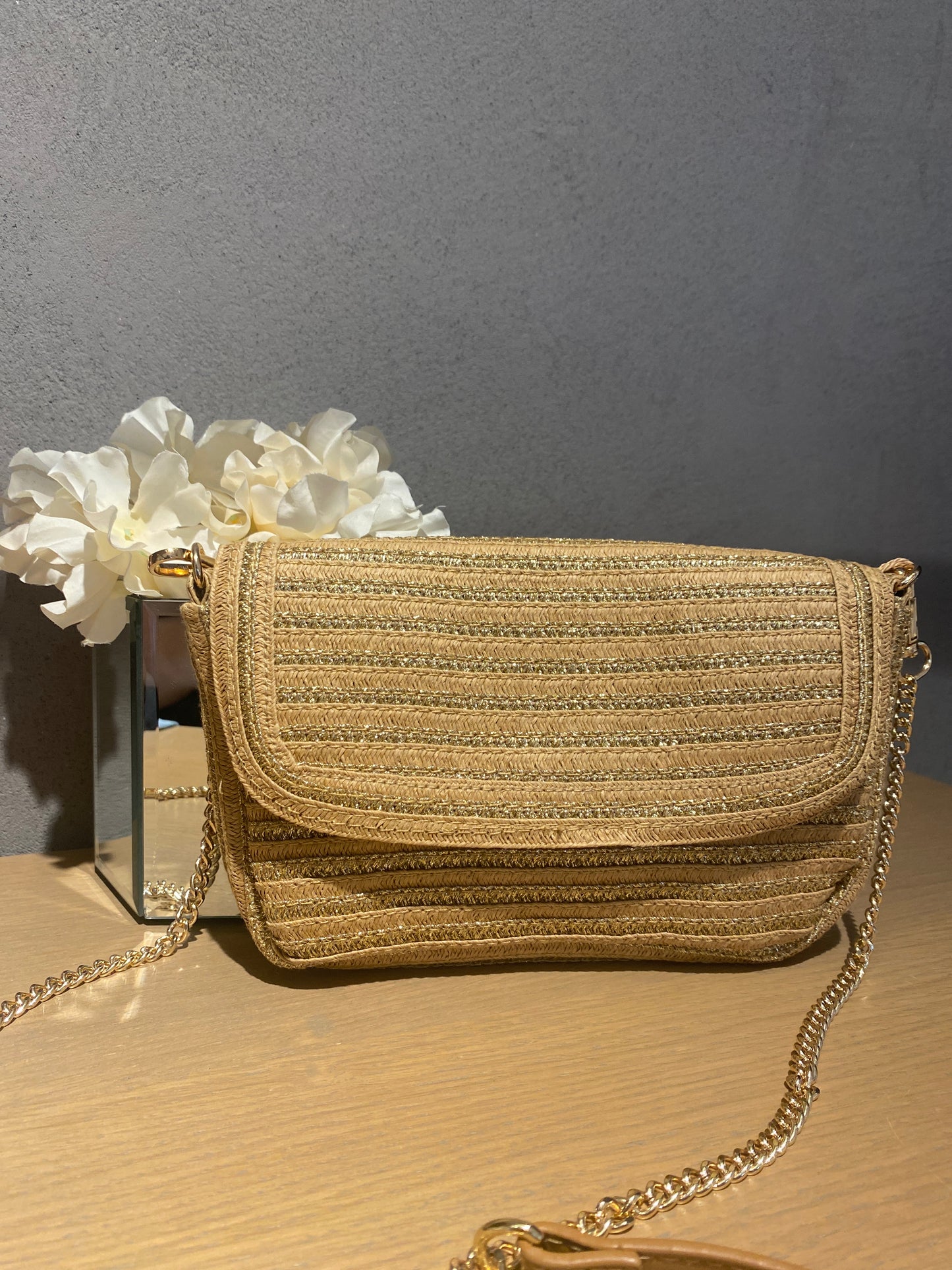 sara pochette raffia basic