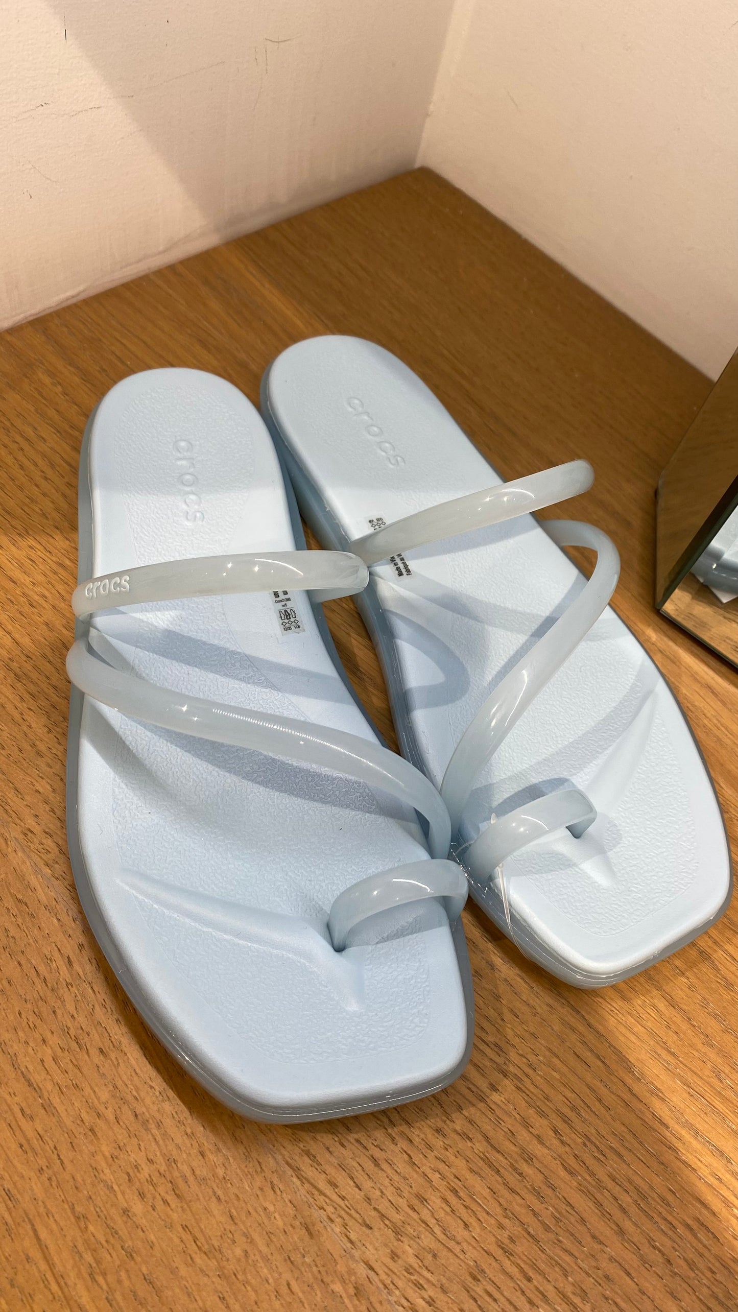 crocs miami jelly toe