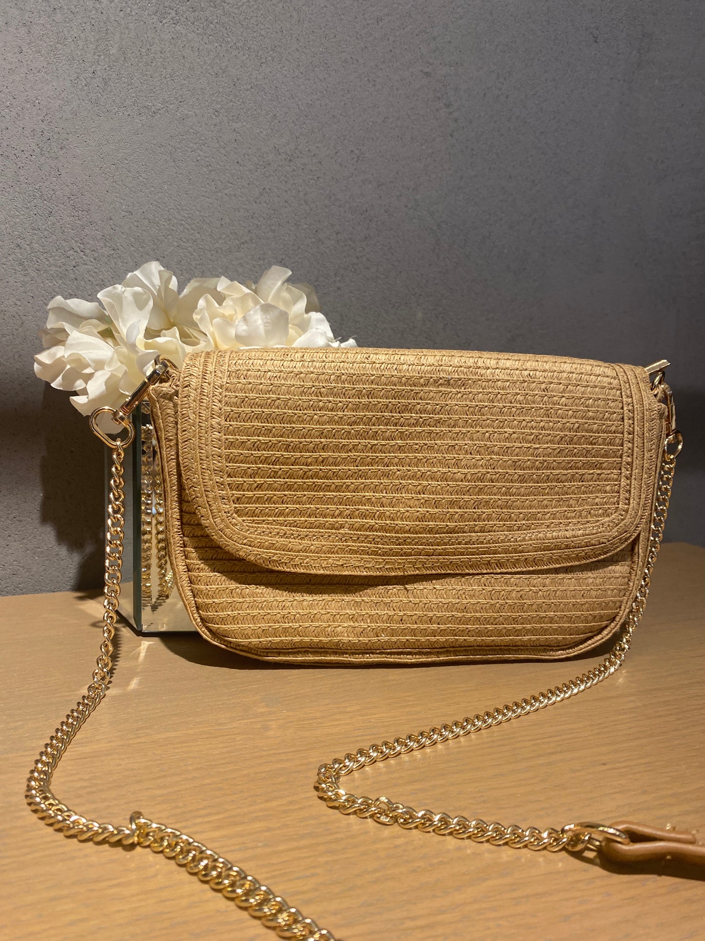 sara pochette raffia basic