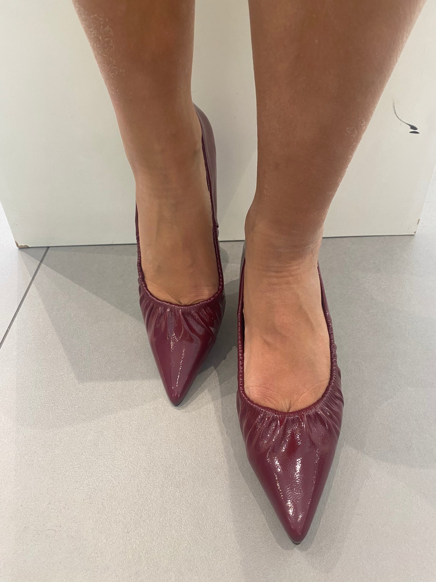 gold decollete punta arriccio